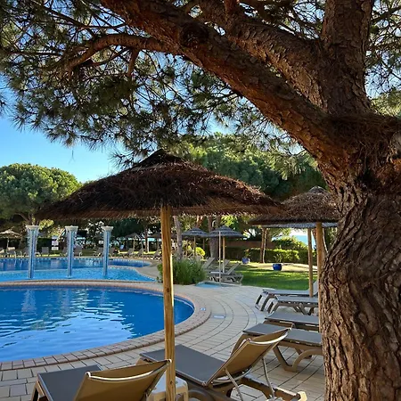 Moradia B - 200m Da Da Oura - Leste Tatil Evi