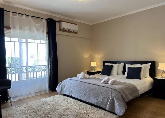 Casa de Férias Moradia B - 200m Da Da Oura - Leste