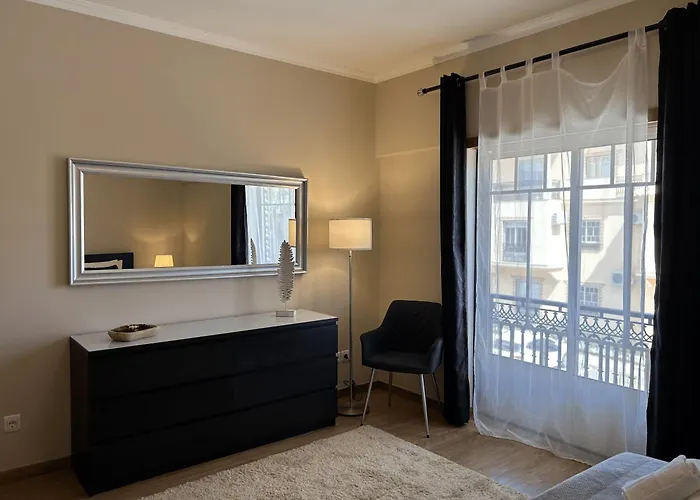 Moradia B - 200m Da Da Oura - Leste Casa de Férias