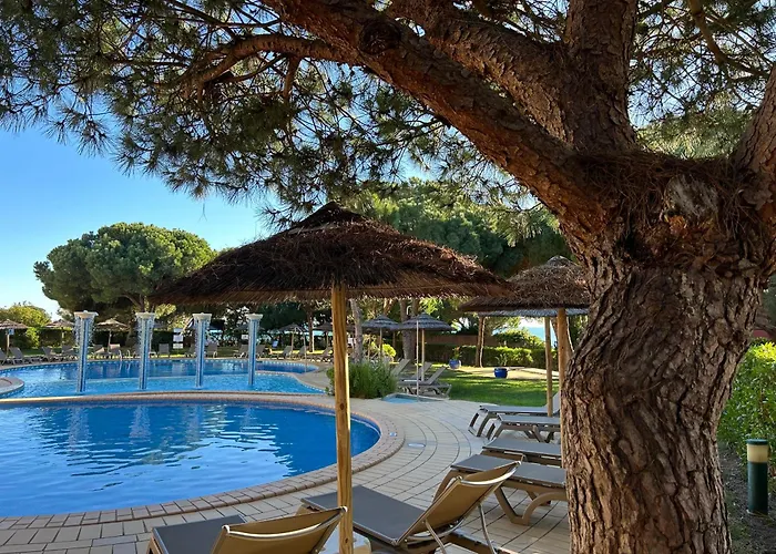 Moradia B - 200m Da Da Oura - Leste Ferienhaus